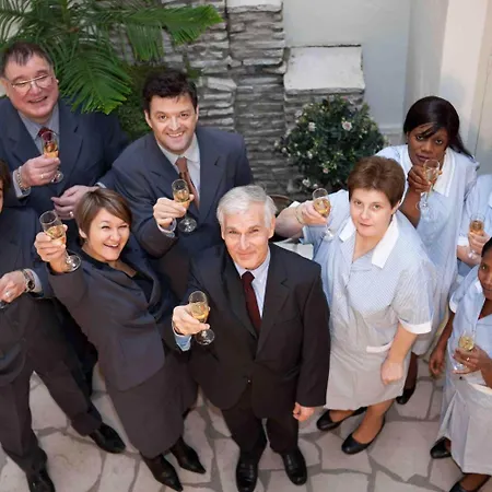 Du Nord Et De L'est מלון