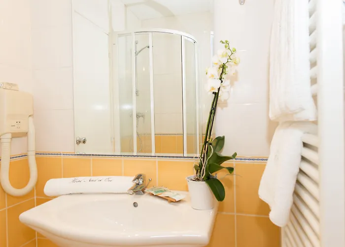 Du Nord Et De L'est Hotell