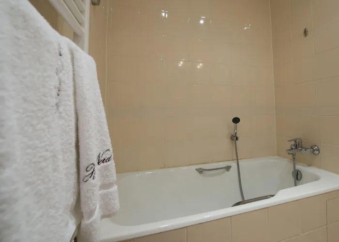 Du Nord Et De L'est 3*